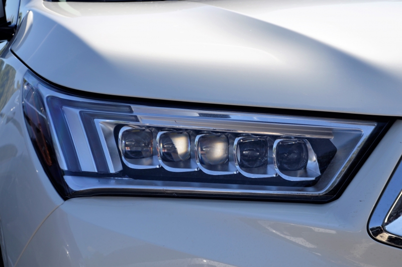 concession-auto-LES FERRES-min_acura-headlamp-2834131